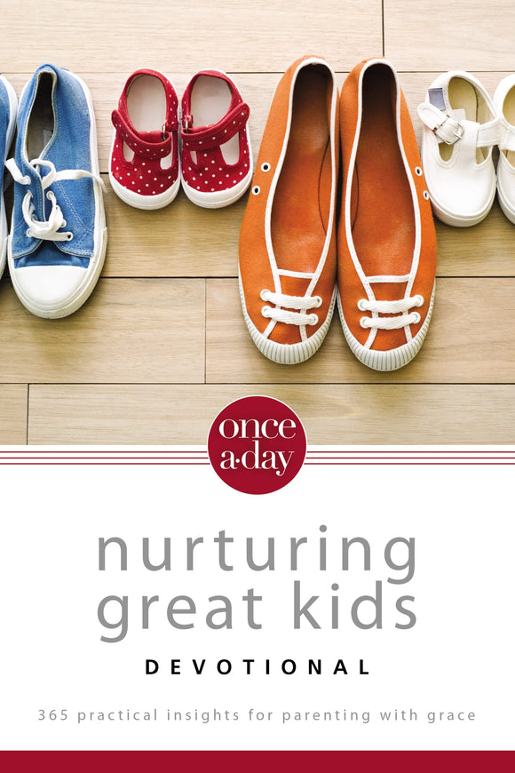 NIV, Once-A-Day Nurturing Great Kids Devotional, Paperback: 365 Practical Insights for Parenting with Grace